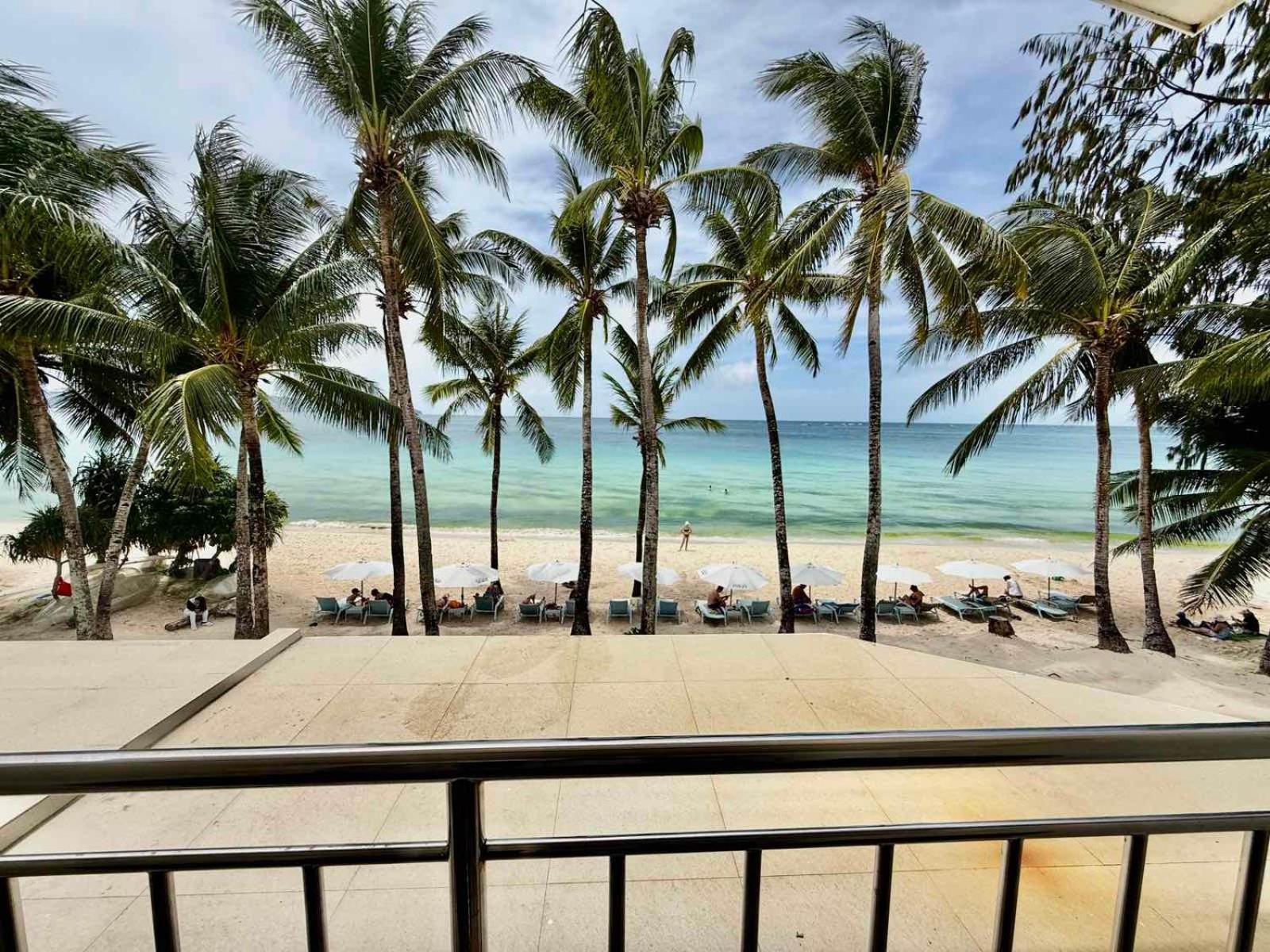 Calypso Beach And Dive Resort Manoc-Manoc Exterior photo